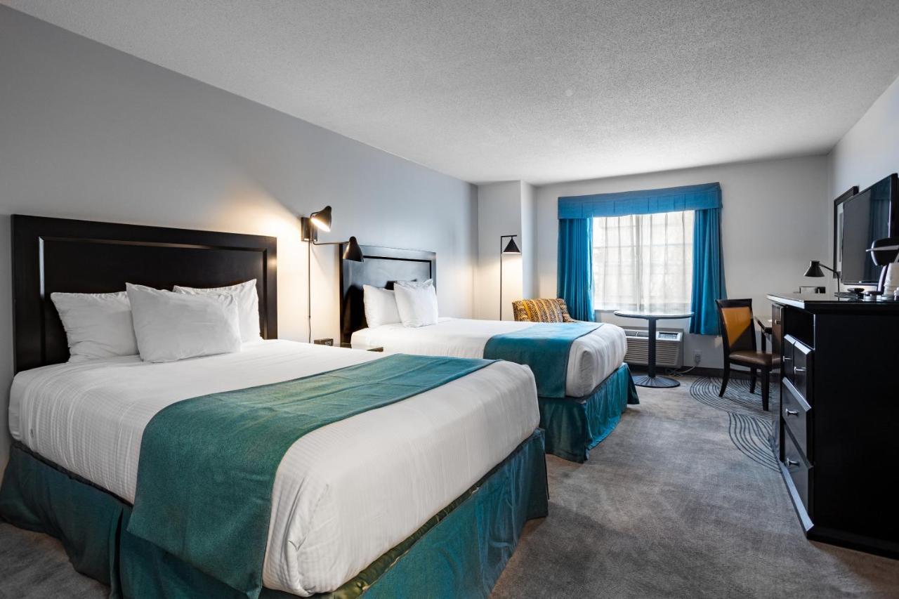 Ramada By Wyndham Surrey/Langley Hotell Exteriör bild