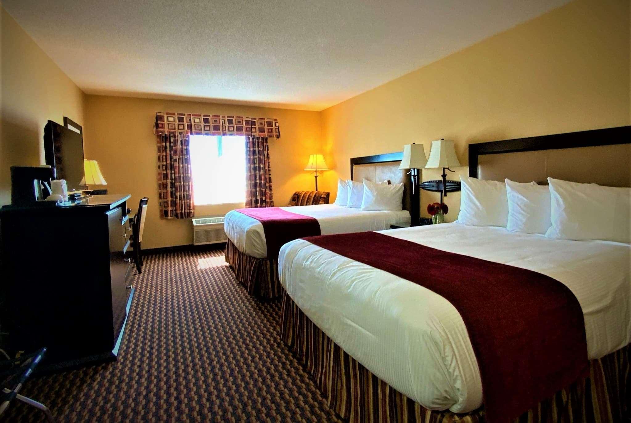 Ramada By Wyndham Surrey/Langley Hotell Exteriör bild