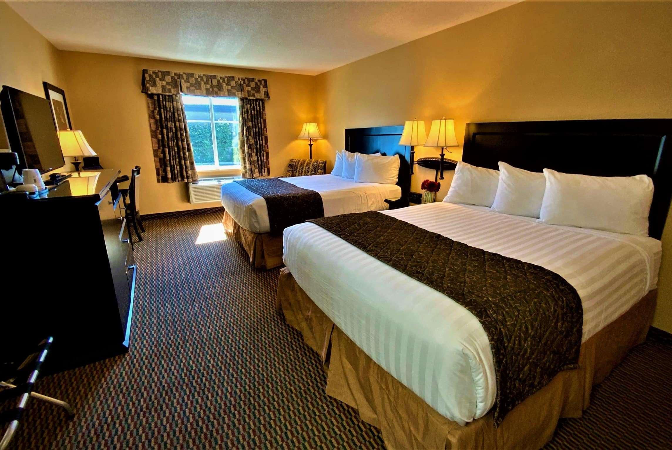 Ramada By Wyndham Surrey/Langley Hotell Exteriör bild