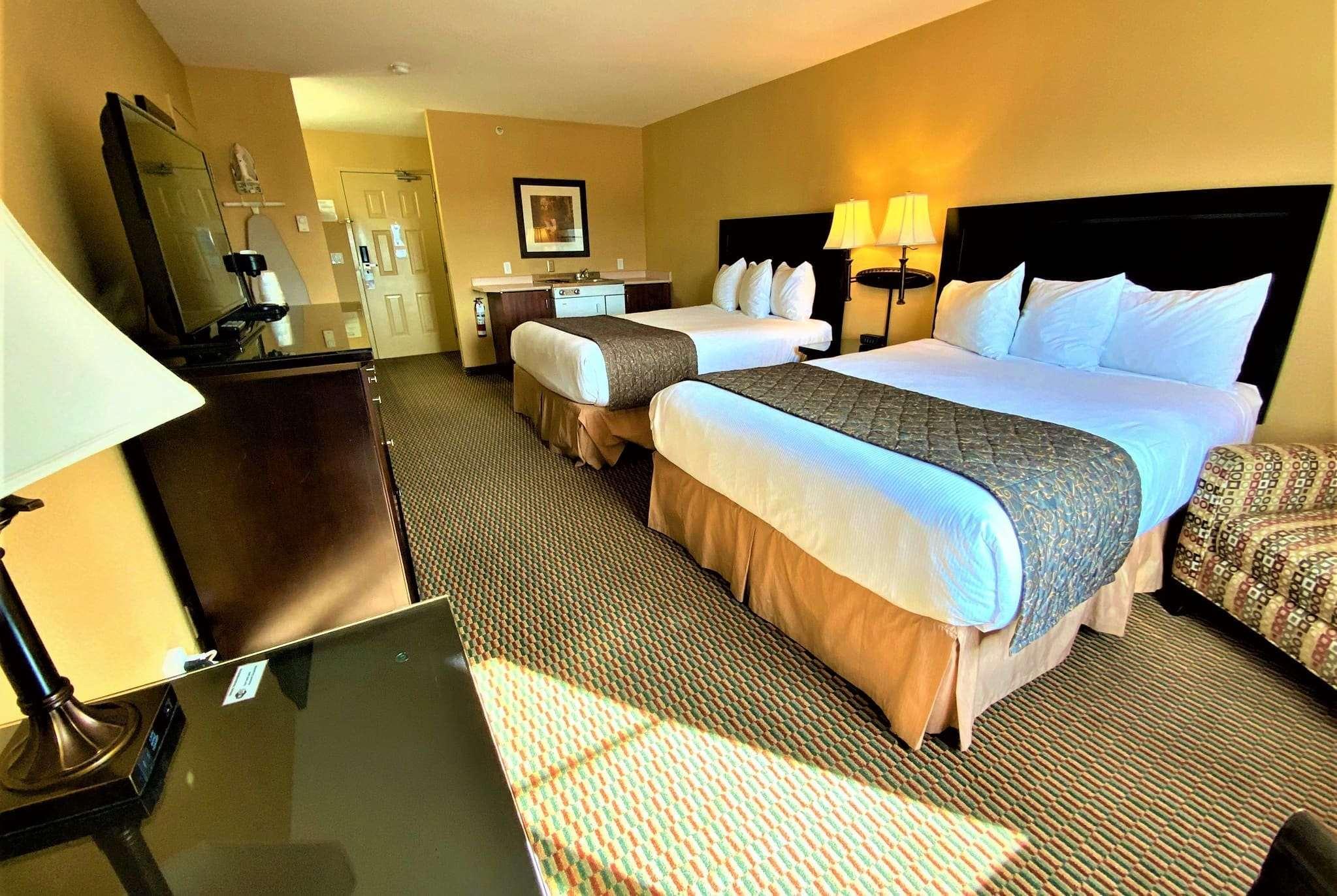 Ramada By Wyndham Surrey/Langley Hotell Exteriör bild