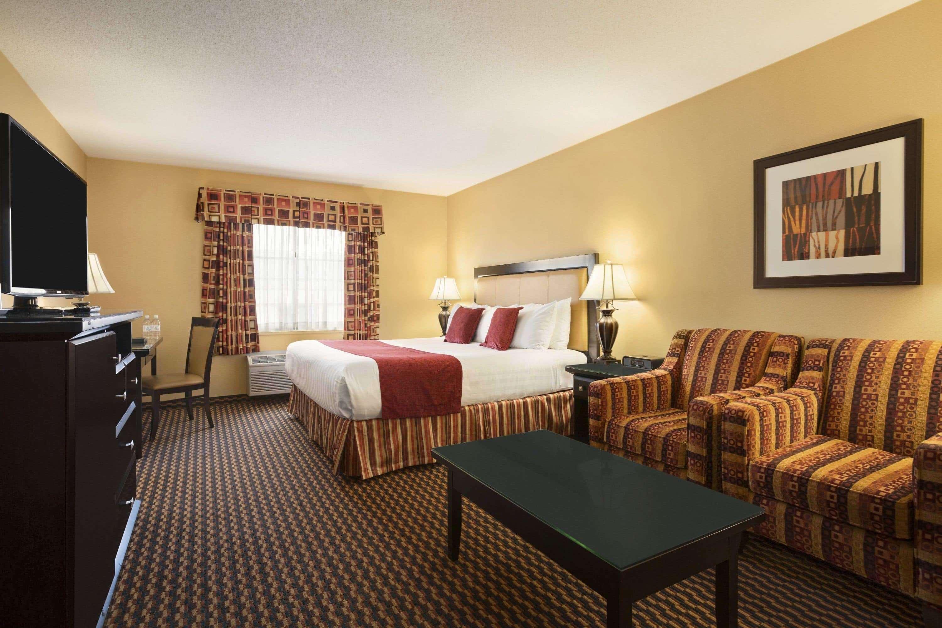Ramada By Wyndham Surrey/Langley Hotell Exteriör bild