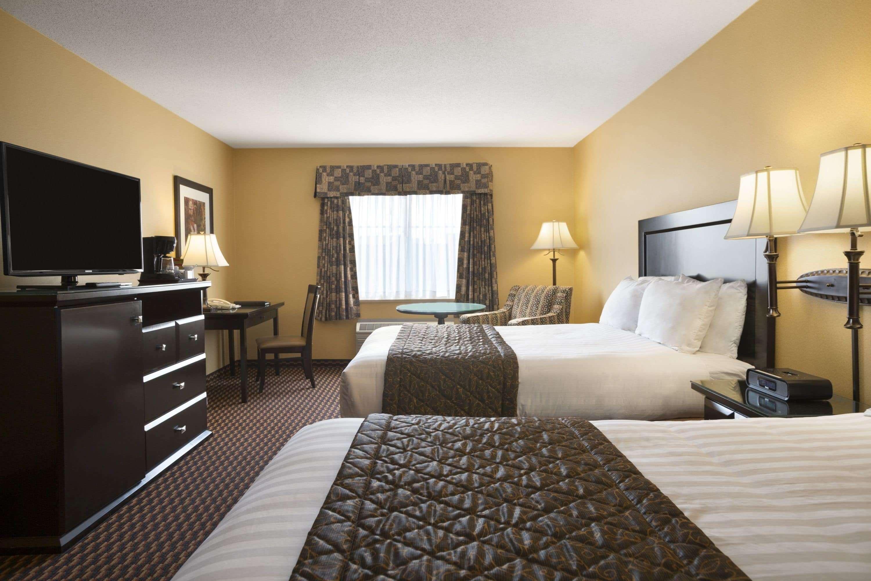Ramada By Wyndham Surrey/Langley Hotell Exteriör bild