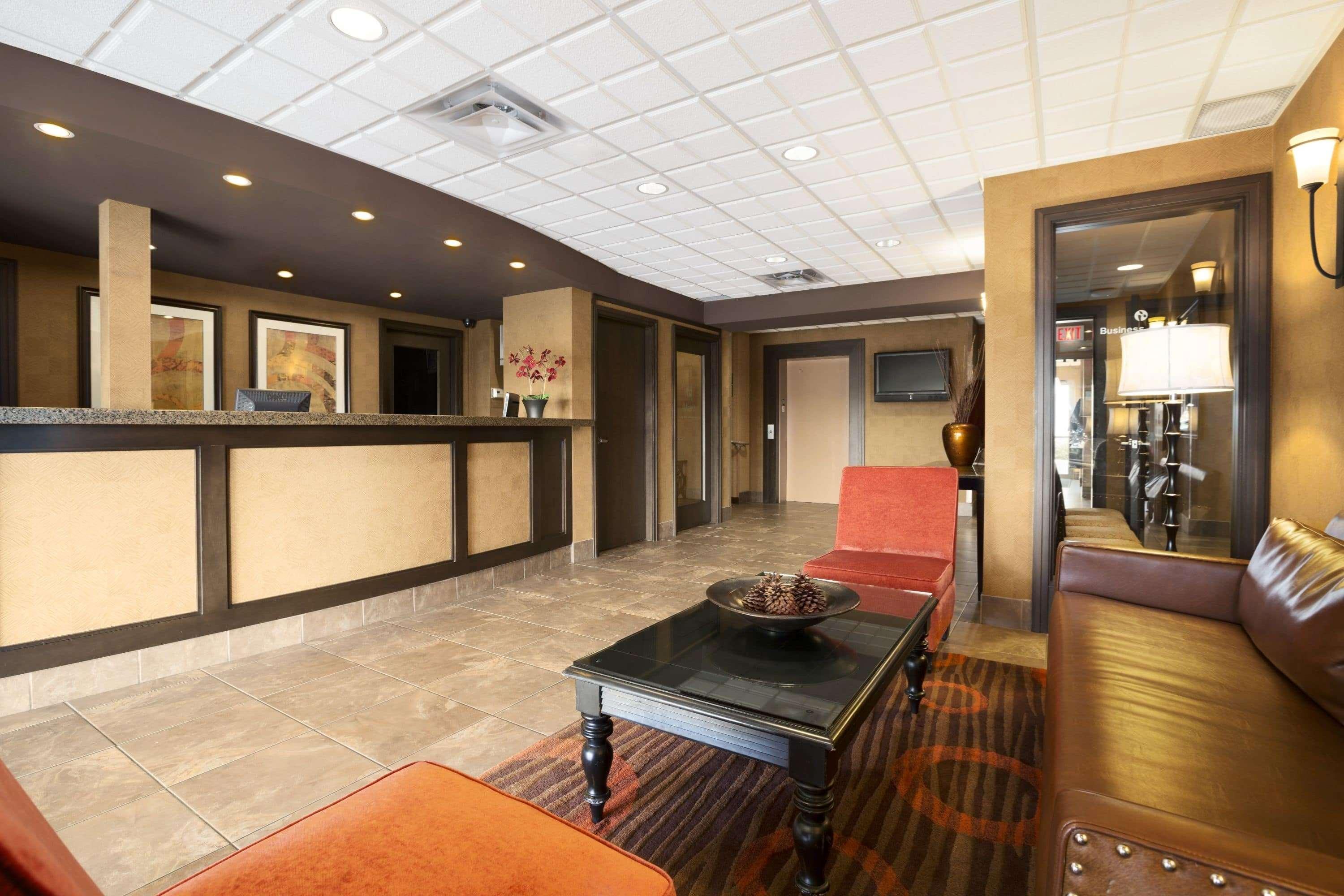 Ramada By Wyndham Surrey/Langley Hotell Exteriör bild